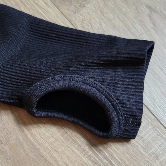 EUC Gymshark Flex Sports Long Sleeve Black Crop Top size small - Picture 7 of 9